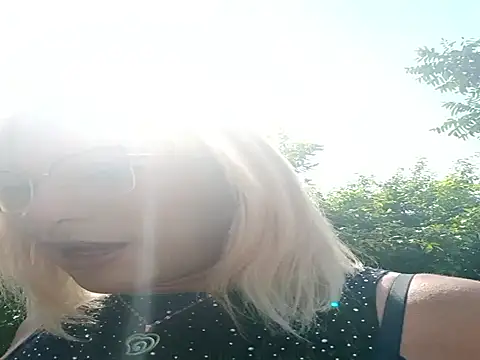 Snapshot of Candy-love87 chatting on 10-31-25, 02:51 Candy-love87 online show from 10-31-25, 02:51