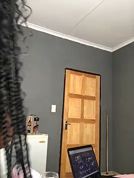 Nicole Liam  online show from 10-06-25, 12:02