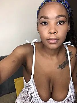 Nicole Liam  online show from 12-20-25, 04:41