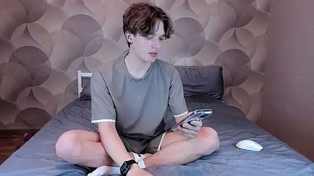 Ian Flor online show from 04-28-26, 03:17