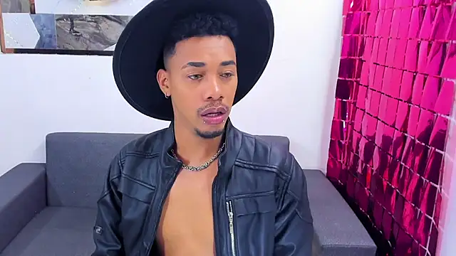 Snapshot of Hottwinkguys chatting on 01-12-25, 05:54 Hottwinkguys online show from 01-12-25, 05:54