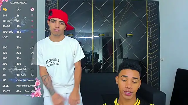 Snapshot of Hottwinkguys chatting on 02-03-25, 02:03 Hottwinkguys online show from 02-03-25, 02:03