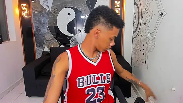 Snapshot of Hottwinkguys chatting on 02-05-25, 11:28 Hottwinkguys online show from 02-05-25, 11:28