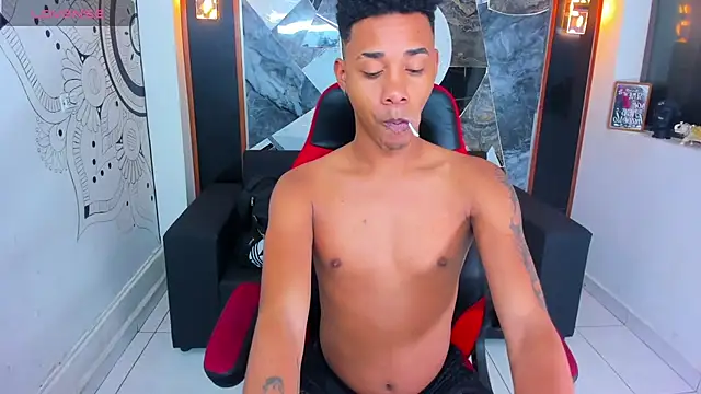 Snapshot of Hottwinkguys chatting on 03-05-25, 11:16 Hottwinkguys online show from 03-05-25, 11:16