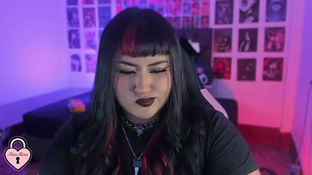 Snapshot of Tellme_Alexa chatting on 11-15-25, 09:39 Tellme Alexa online show from 11-15-25, 09:39