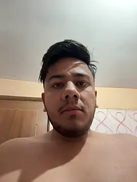 Snapshot of NakedPlayBoy chatting on 12-08-24, 03:10 NakedPlayBoy online show from 12-08-24, 03:10