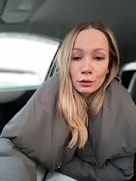 Snapshot of LavenderHot chatting on 12-18-25, 02:50 LavenderHot online show from 12-18-25, 02:50