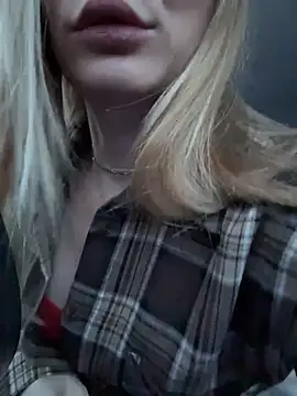 Snapshot of LavenderHot chatting on 01-10-26, 02:46 LavenderHot online show from 01-10-26, 02:46