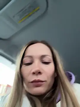 Snapshot of LavenderHot chatting on 01-11-26, 02:49 LavenderHot online show from 01-11-26, 02:49