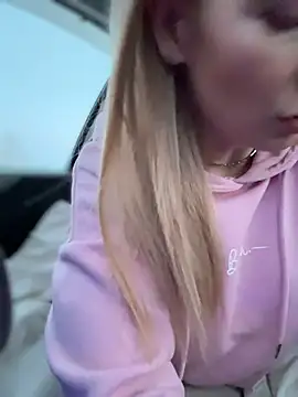 Snapshot of LavenderHot chatting on 01-14-26, 02:28 LavenderHot online show from 01-14-26, 02:28