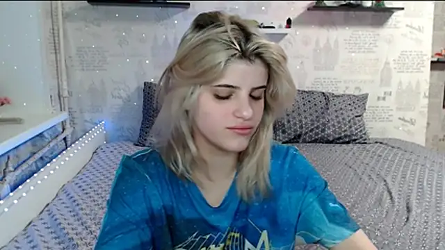 Snapshot of AleksandraFlores chatting on 03-27-26, 05:23 AleksandraFlores online show from 03-27-26, 05:23