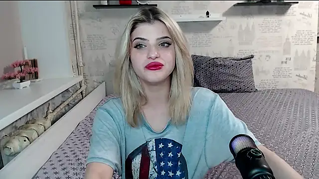 Snapshot of AleksandraFlores chatting on 04-14-26, 11:55 AleksandraFlores online show from 04-14-26, 11:55