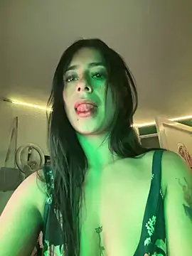 CieloTaylor online show from 12-21-24, 01:04