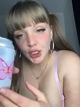 Snapshot of Lalalust69 chatting on 01-31-25, 10:42 Lalalust69 online show from 01-31-25, 10:42