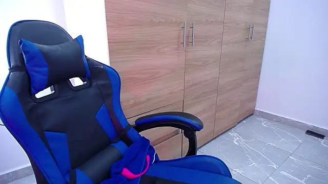 Deiisy Queen online show from 11-18-25, 10:25