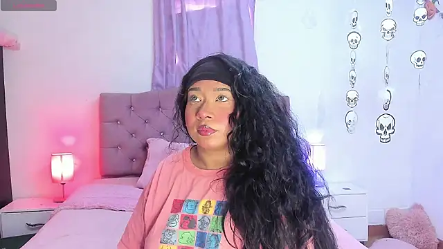 Latinabombsheell online show from 10-05-25, 08:07