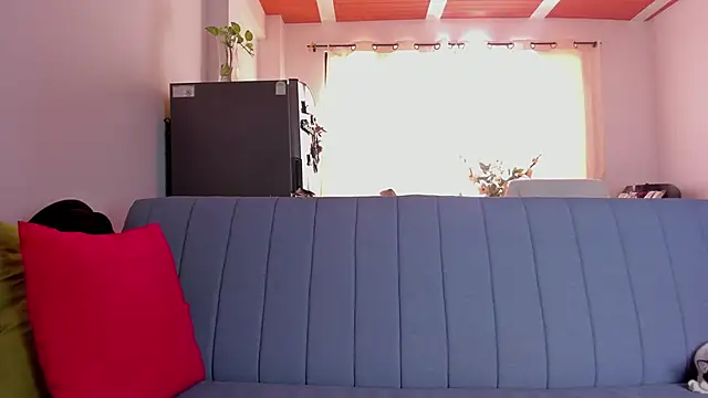 Snapshot of Simply_Zoe__ chatting on 10-04-25, 04:49 Simply Zoe online show from 10-04-25, 04:49