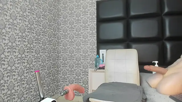 Snapshot of mature_dollyy chatting on 04-22-26, 12:39 mature dollyy online show from 04-22-26, 12:39
