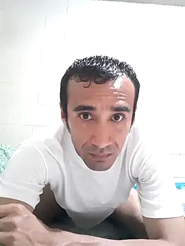 Snapshot of EIGUAP00 chatting on 02-27-25, 11:04 EIGUAP00 online show from 02-27-25, 11:04