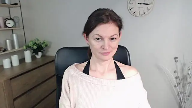 Snapshot of VivianWILD chatting on 01-20-25, 10:07 VivianWILD online show from 01-20-25, 10:07