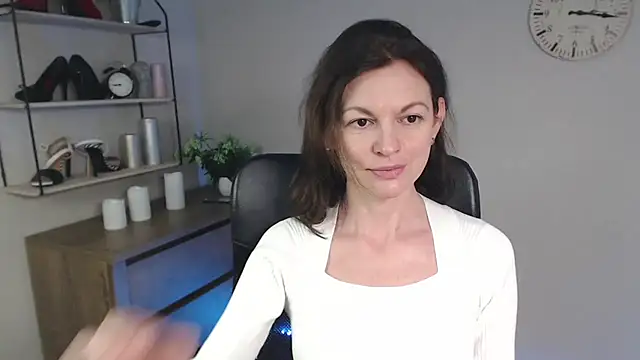 Snapshot of VivianWILD chatting on 02-05-25, 07:29 VivianWILD online show from 02-05-25, 07:29