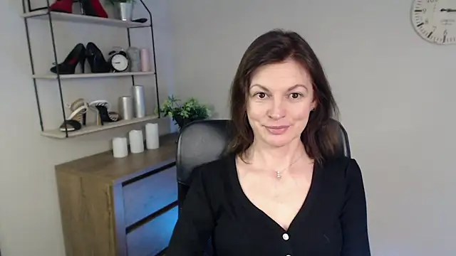 Snapshot of VivianWILD chatting on 02-12-25, 10:35 VivianWILD online show from 02-12-25, 10:35