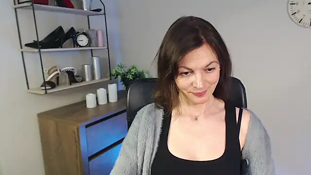 Snapshot of VivianWILD chatting on 02-21-25, 02:06 VivianWILD online show from 02-21-25, 02:06