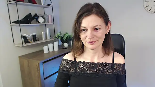 Snapshot of VivianWILD chatting on 02-24-25, 07:00 VivianWILD online show from 02-24-25, 07:00