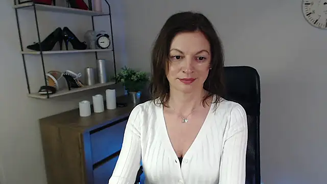 Snapshot of VivianWILD chatting on 02-25-25, 10:58 VivianWILD online show from 02-25-25, 10:58