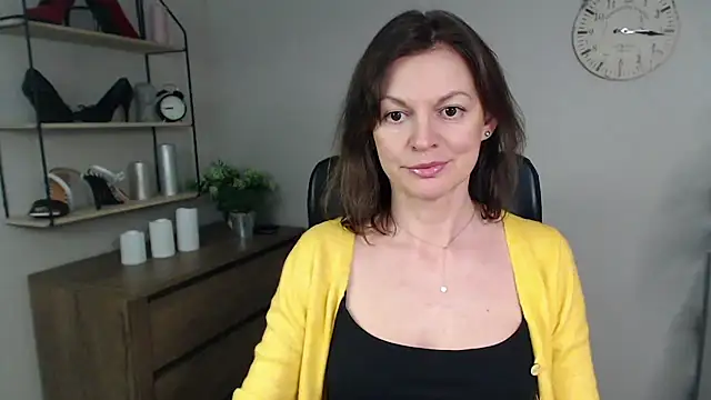 Snapshot of VivianWILD chatting on 02-27-25, 04:10 VivianWILD online show from 02-27-25, 04:10