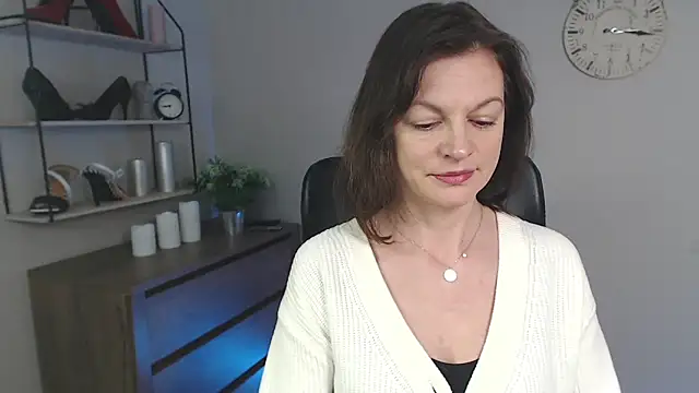 Snapshot of VivianWILD chatting on 03-05-25, 07:05 VivianWILD online show from 03-05-25, 07:05