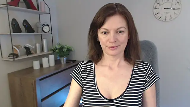 Snapshot of VivianWILD chatting on 03-07-25, 05:29 VivianWILD online show from 03-07-25, 05:29