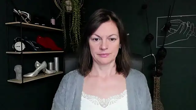 Snapshot of VivianWILD chatting on 03-15-25, 06:36 VivianWILD online show from 03-15-25, 06:36