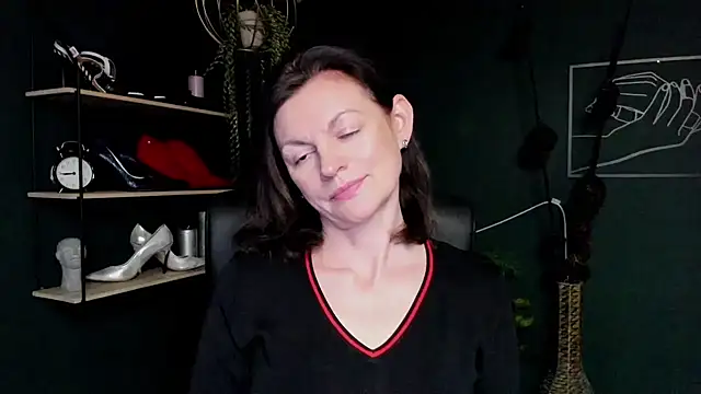 Snapshot of VivianWILD chatting on 03-17-25, 06:29 VivianWILD online show from 03-17-25, 06:29