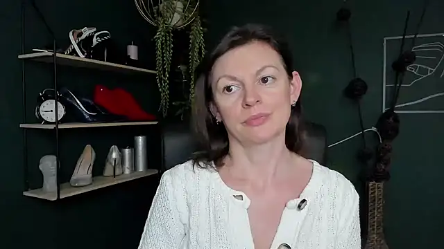 Snapshot of VivianWILD chatting on 03-21-25, 10:06 VivianWILD online show from 03-21-25, 10:06