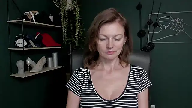 Snapshot of VivianWILD chatting on 09-11-25, 07:19 VivianWILD online show from 09-11-25, 07:19