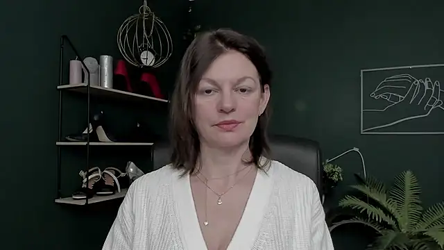 Snapshot of VivianWILD chatting on 11-25-25, 06:46 VivianWILD online show from 11-25-25, 06:46