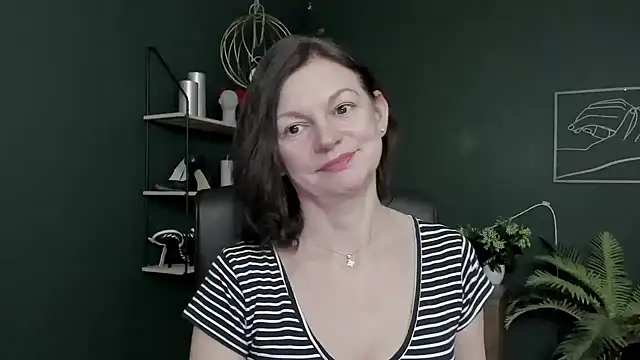 VivianWILD online show from 03-16-26, 06:50