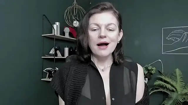 VivianWILD online show from 03-27-26, 07:47