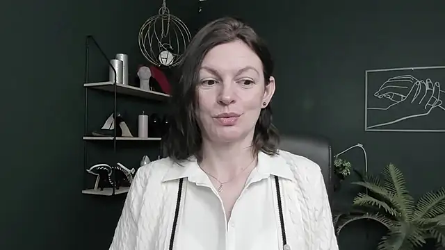 VivianWILD online show from 04-14-26, 06:08