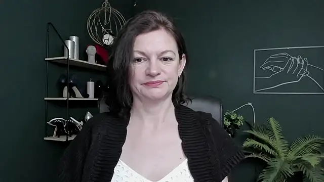 VivianWILD online show from 05-15-26, 06:31