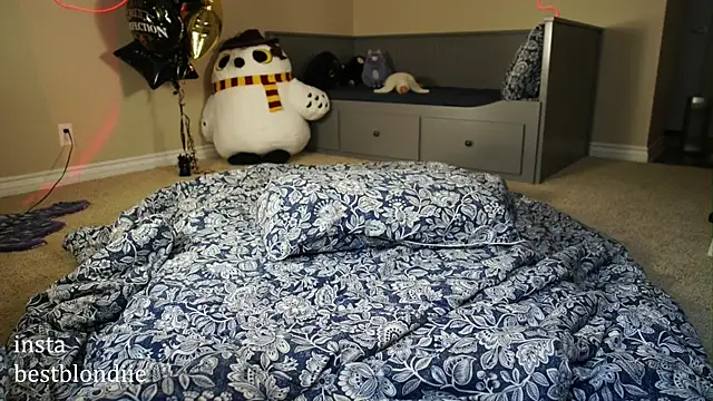 bestblonde online show from 01-31-25, 08:33