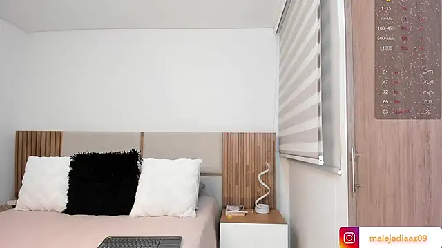 MalejaDiaz  online show from 04-10-26, 04:44