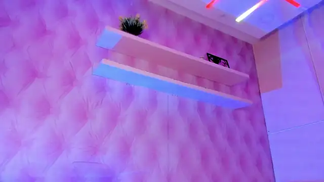 Snapshot of Hilary-banks chatting on 03-22-25, 07:36 Hilary-banks online show from 03-22-25, 07:36