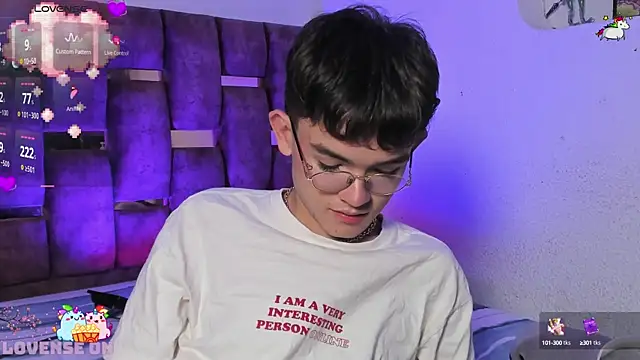 Snapshot of Angelo_018 chatting on 01-05-25, 09:26 Angelo 018 online show from 01-05-25, 09:26