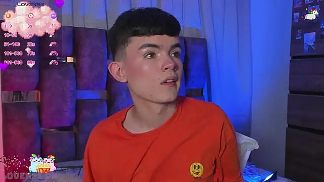 Snapshot of Angelo_018 chatting on 02-06-25, 03:16 Angelo 018 online show from 02-06-25, 03:16