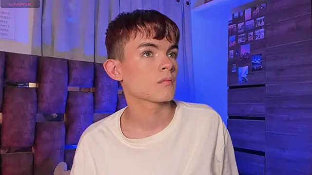 Snapshot of Angelo_018 chatting on 03-14-25, 06:21 Angelo 018 online show from 03-14-25, 06:21