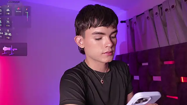 Snapshot of Angelo_018 chatting on 10-09-25, 06:44 Angelo 018 online show from 10-09-25, 06:44