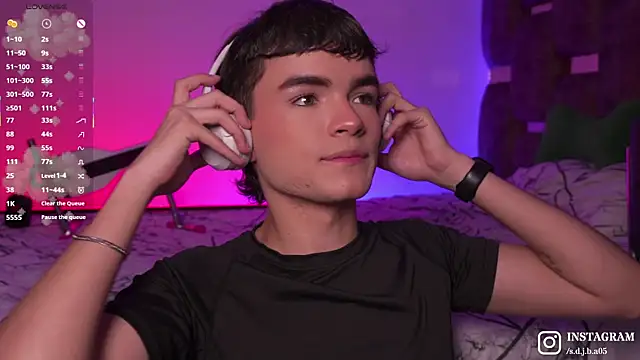 Snapshot of Angelo_018 chatting on 10-17-25, 07:00 Angelo 018 online show from 10-17-25, 07:00