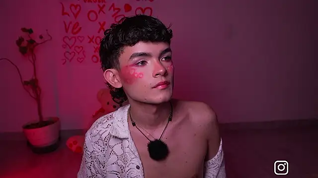 Snapshot of Angelo_018 chatting on 02-15-26, 02:19 Angelo 018 online show from 02-15-26, 02:19